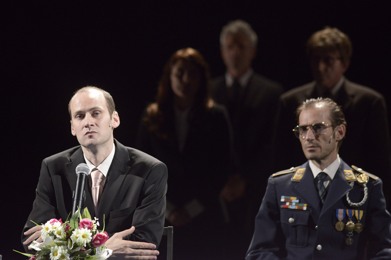 2015 juin Theatre des Amandiers"Ça Ira /1 Fin de Louis" un spectacle écrit et mis en scène par Joël PommeratDécor et lumière: Eric Soyer