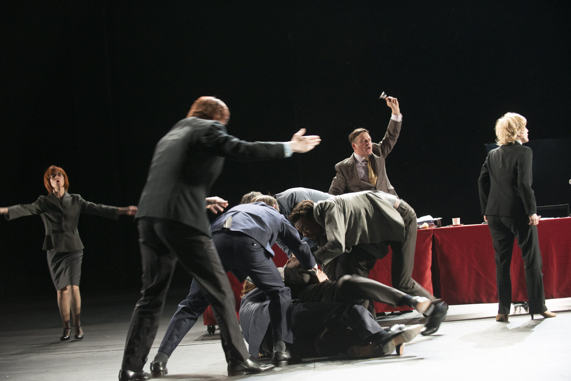 2015 juin Theatre des Amandiers"Ça Ira /1 Fin de Louis" un spectacle écrit et mis en scène par Joël PommeraDécor et lumière: Eric SoyerCostumes Isabelle Deffin